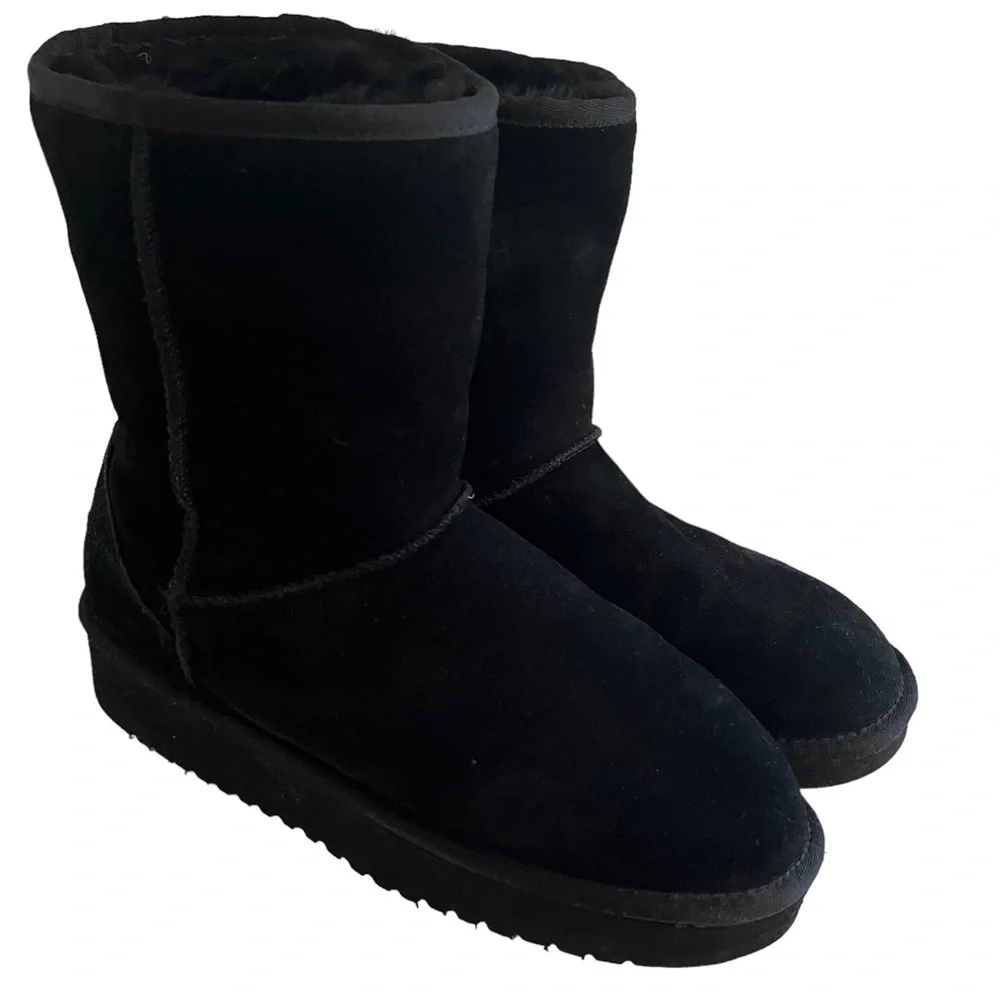 Koolaburra by Ugg Black Suede Faux Fur Lining 